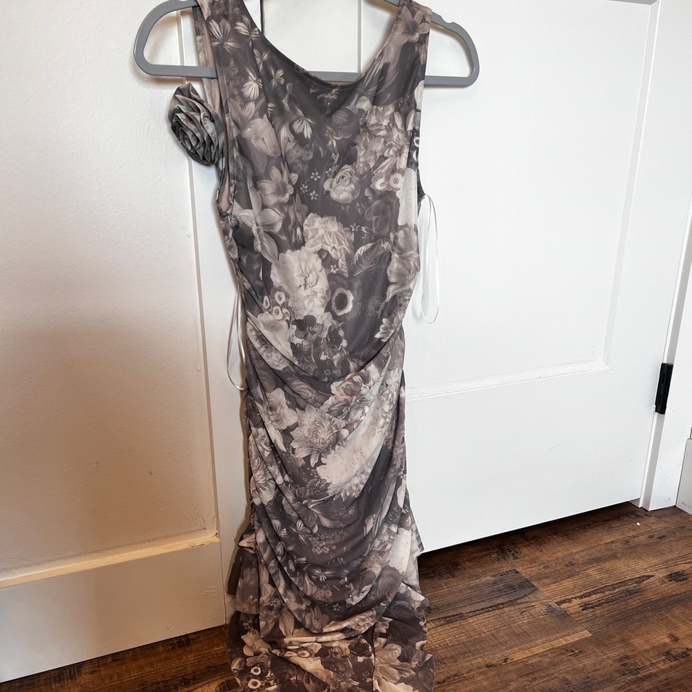 Floral printed short length backless dress